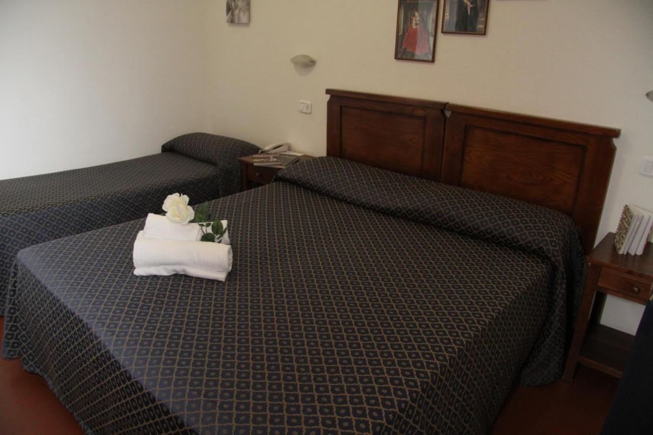 Residence I Due Pini Marina di Grosseto Eksteriør billede